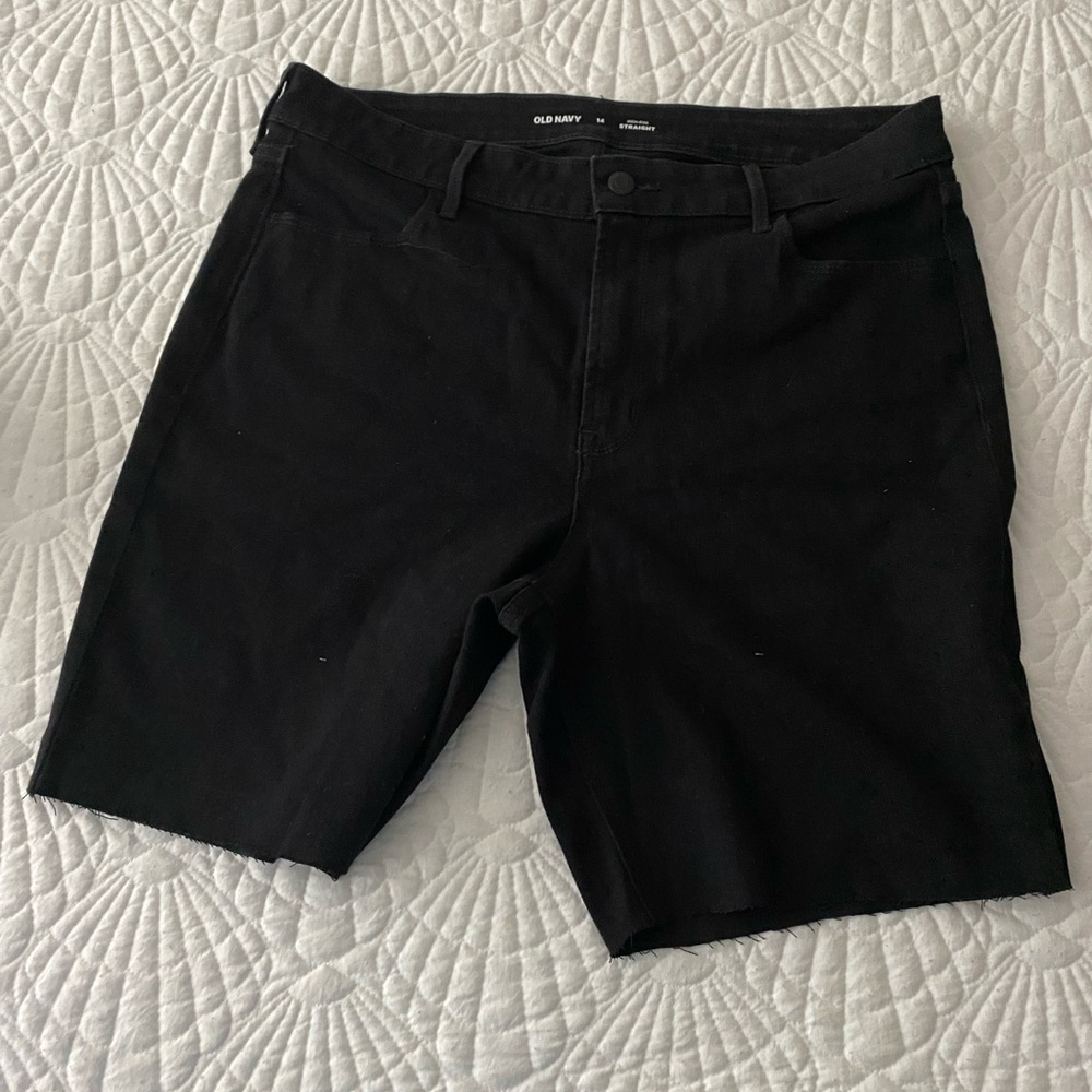 Old Navy Women's High Rise  Straight Jean Shorts with Stretch Size 14